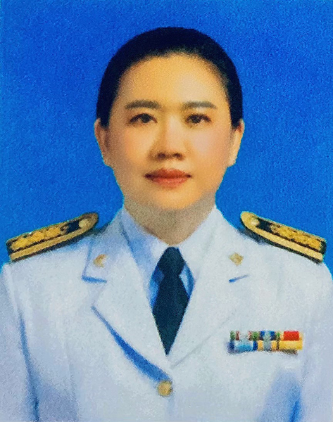 นางจีรภา ฝักฝ่าย